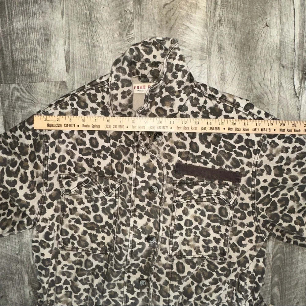 FREE PEOPLE Leopard Print Utility Jacket Woman’s Small Cotton Zip Button Safari - Picture 6 of 11